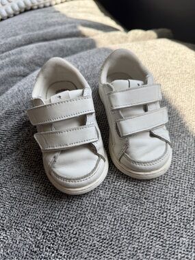 Zara LEATHER STRAP BAREFOOT SNEAKERS